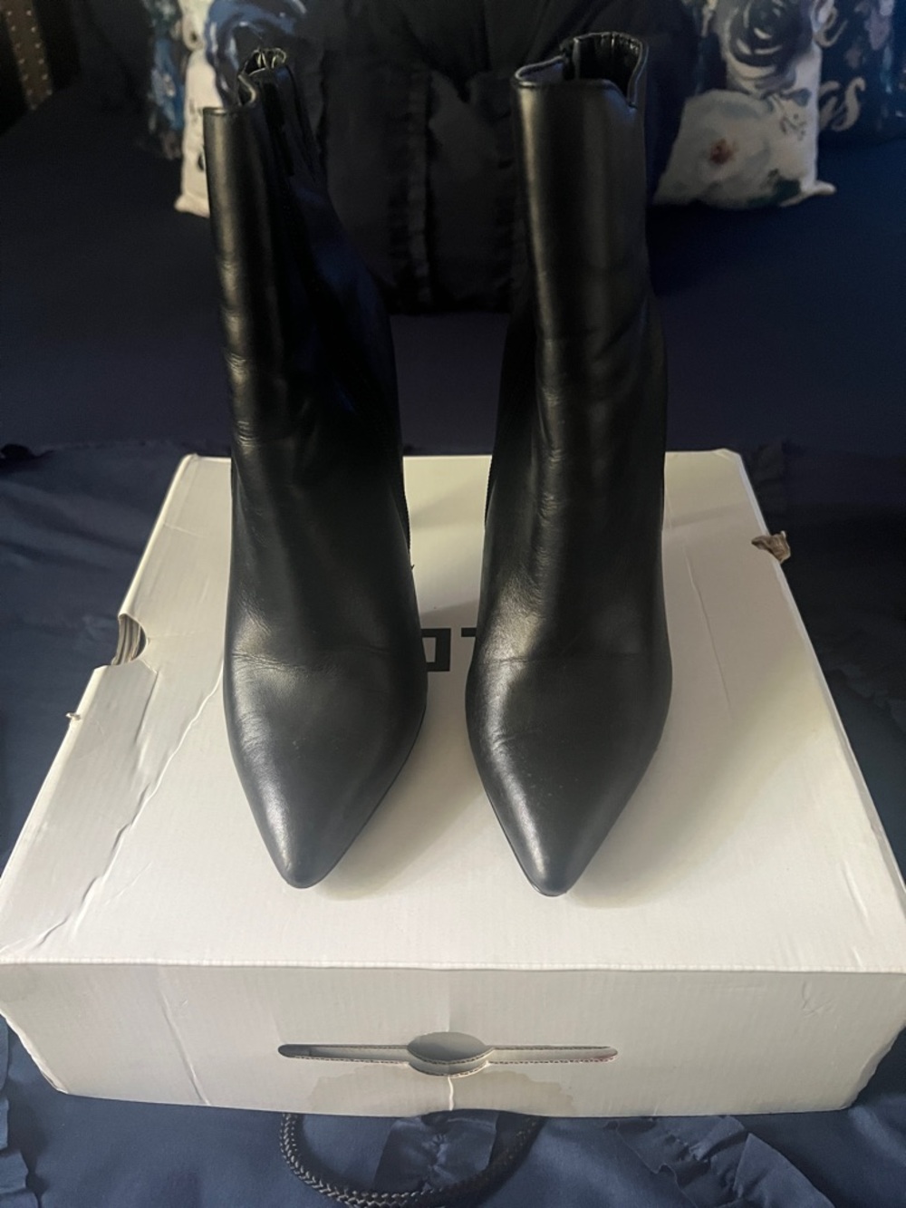 Aldo Black Pointed Toe Stiletto Ankle Boots - Picture 2 of 7